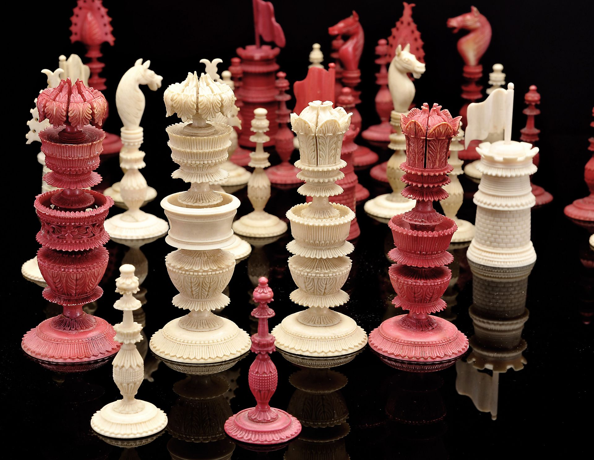 Chess pieces - Image 2 of 4