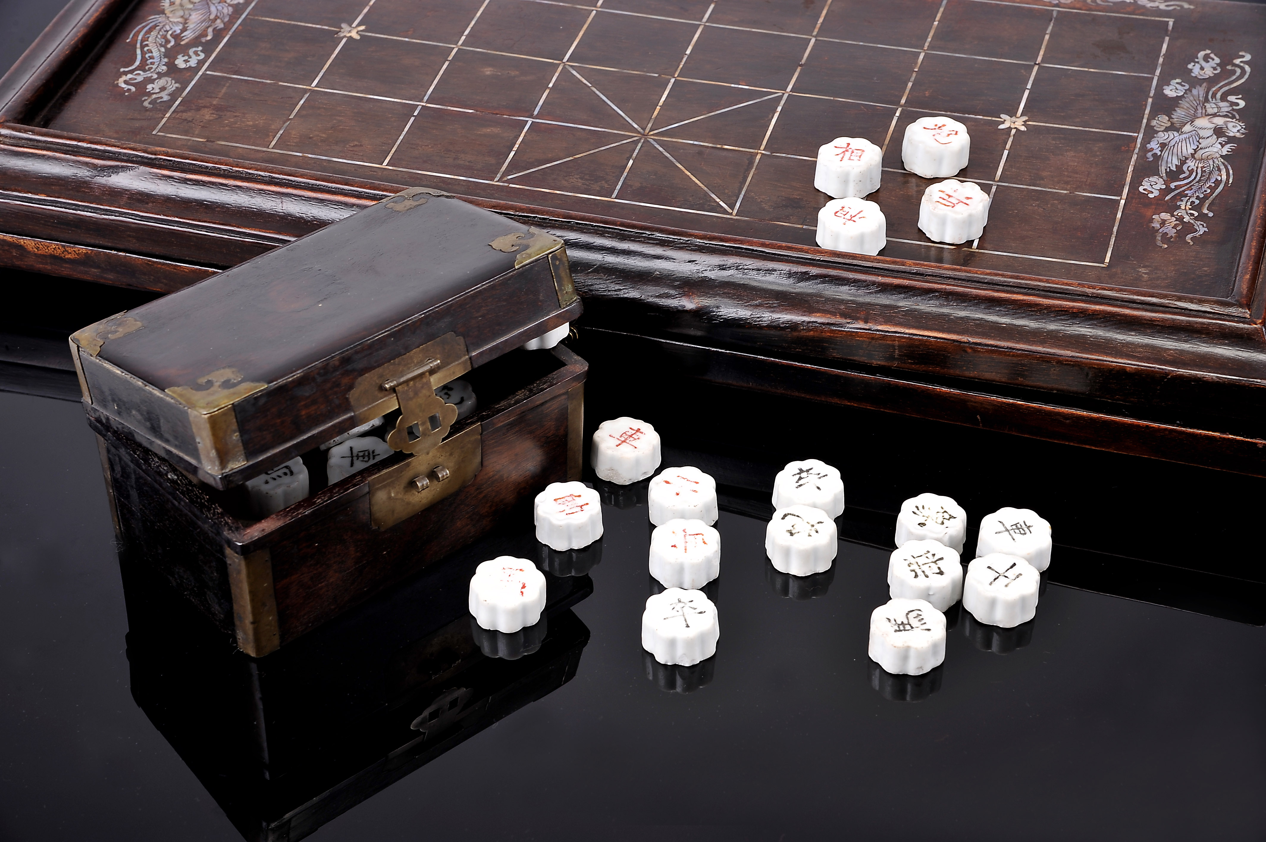 A Xiangqi chess board, pieces set and case - Image 5 of 5