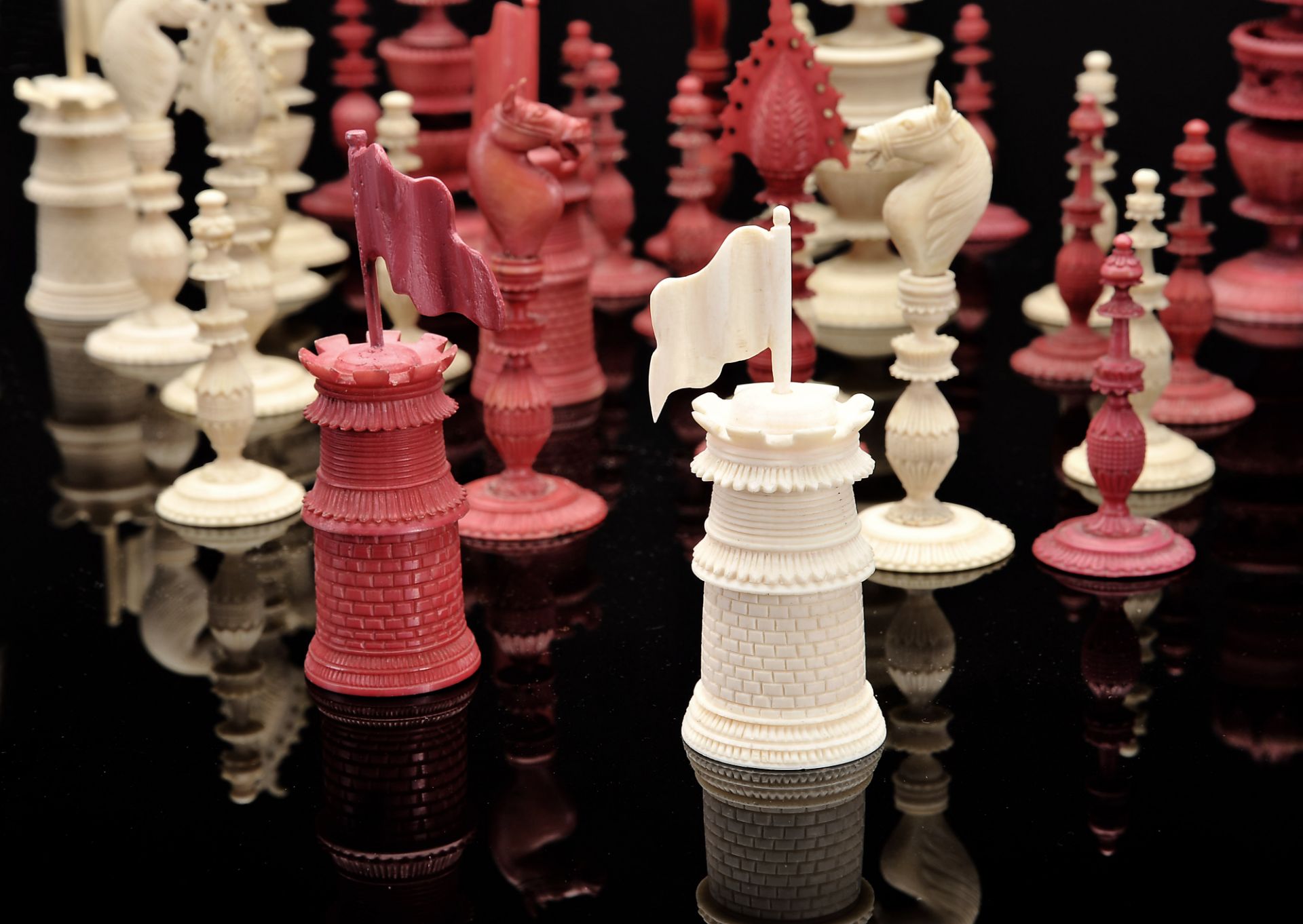 Chess pieces - Image 3 of 4