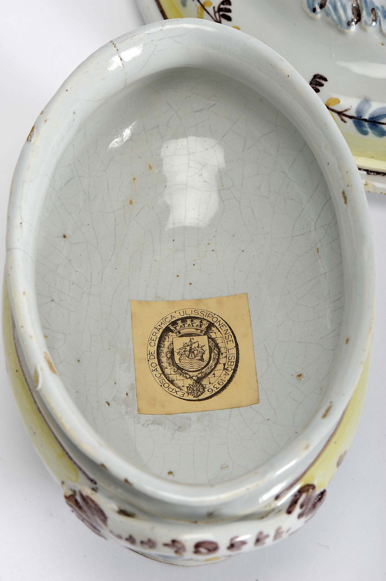 A small oval tureen - Image 3 of 3