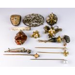 A Mixed Lot of Gem Set Silver and Gold Coloured Metal Items, comprising six brooches, various,