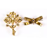 A Seed Pearl Brooch or Pendant at Will, 15ct gold, 30mm in diameter, gross weight 6.3g and a small