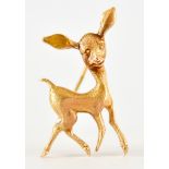 An 18ct Gold Brooch, 20th Century, depicting a small deer, 30mm x 25mm, gross weight 4g