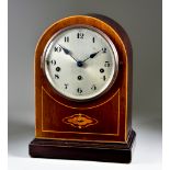 An Early 20th Century Mahogany Cased Mantel Clock, No.19927, the 6.5ins silvered dial with Arabic