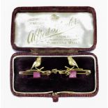 A Pair of Songbirds in the Form of a Conjoined Brooch, 20th Century, 9ct gold, each connected by