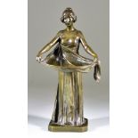 Maurice Bouval (1863-1916) - Green patinated bronze - Standing female figure - "Baguier Feemme
