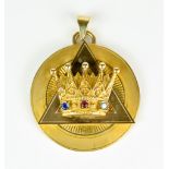 A 9ct Gold Masonic Pendant, 20th Century, 34mm diameter, gross weight 12.5g