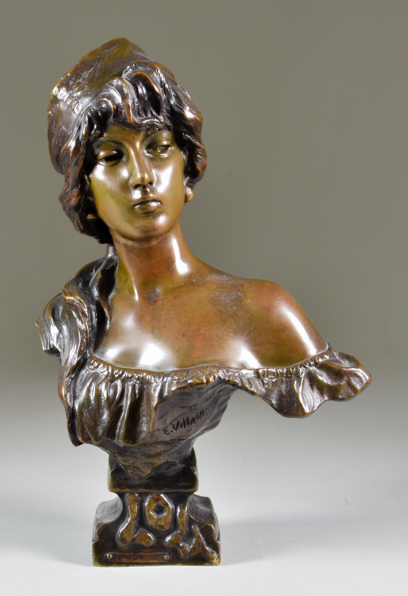 Emmanuel Villanis (1858-1914) - Bronze bust - "Lola", signed and with inscribed plaque - "Cavalliera