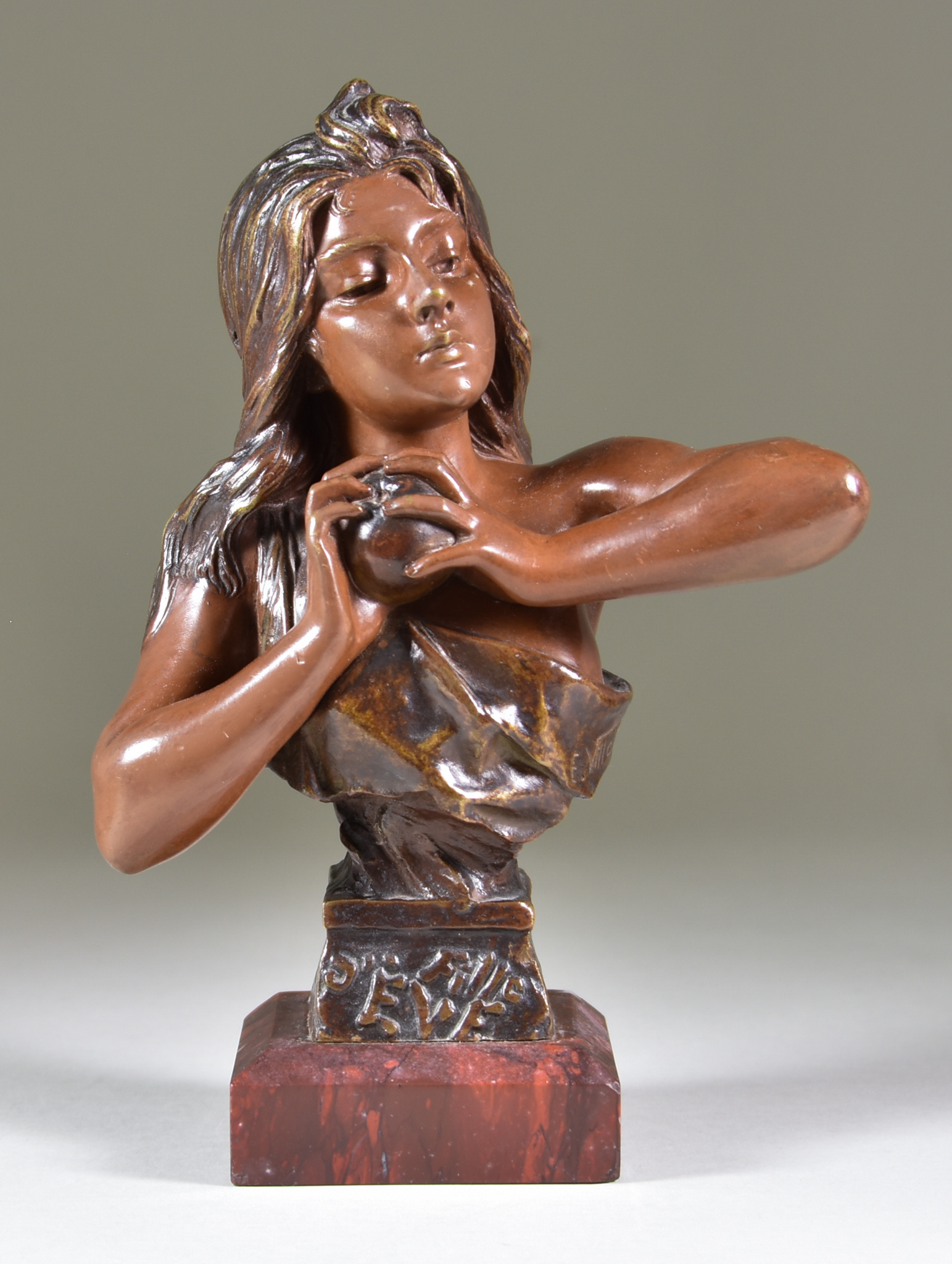 Emmanuel Villanis (1858-1914) - Bronze bust - "Eve", signed and with foundry stamp, on polished