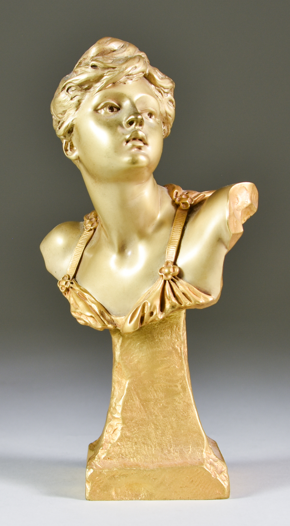 Louis Ernest Barrias (1841-1905) - Gilt bronze bust - Young woman looking to her left, signed and