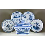 A Chinese Blue and White Porcelain Tureen and Cover, the cover with knop finial, the whole painted