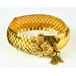 A 21ct Gold Bracelet in the Form of Fish Scales, Modern, 200mm x 20mm, gross weight 70g