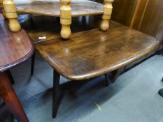 AN OAK FALL-LEAF DINING TABLE