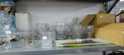 A CUT GLASS CIRCULAR PEDESTAL FRUIT BOWL, 8? DIAMETER, A CUT GLASS FLOWER VASE, A CUT GLASS FRUIT