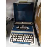 IMPERIAL 201 MANUAL PORTABLE TYPEWRITER