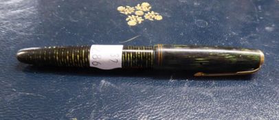 A VINTAGE PARKER FOUNTAIN PEN