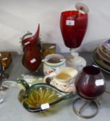 MIXED LOT OF CERAMICS AND GLASSWARES TO INCLUDE; A POSSIBLY WHITFRIARS CANDLE HOLDER, ITEMS OF
