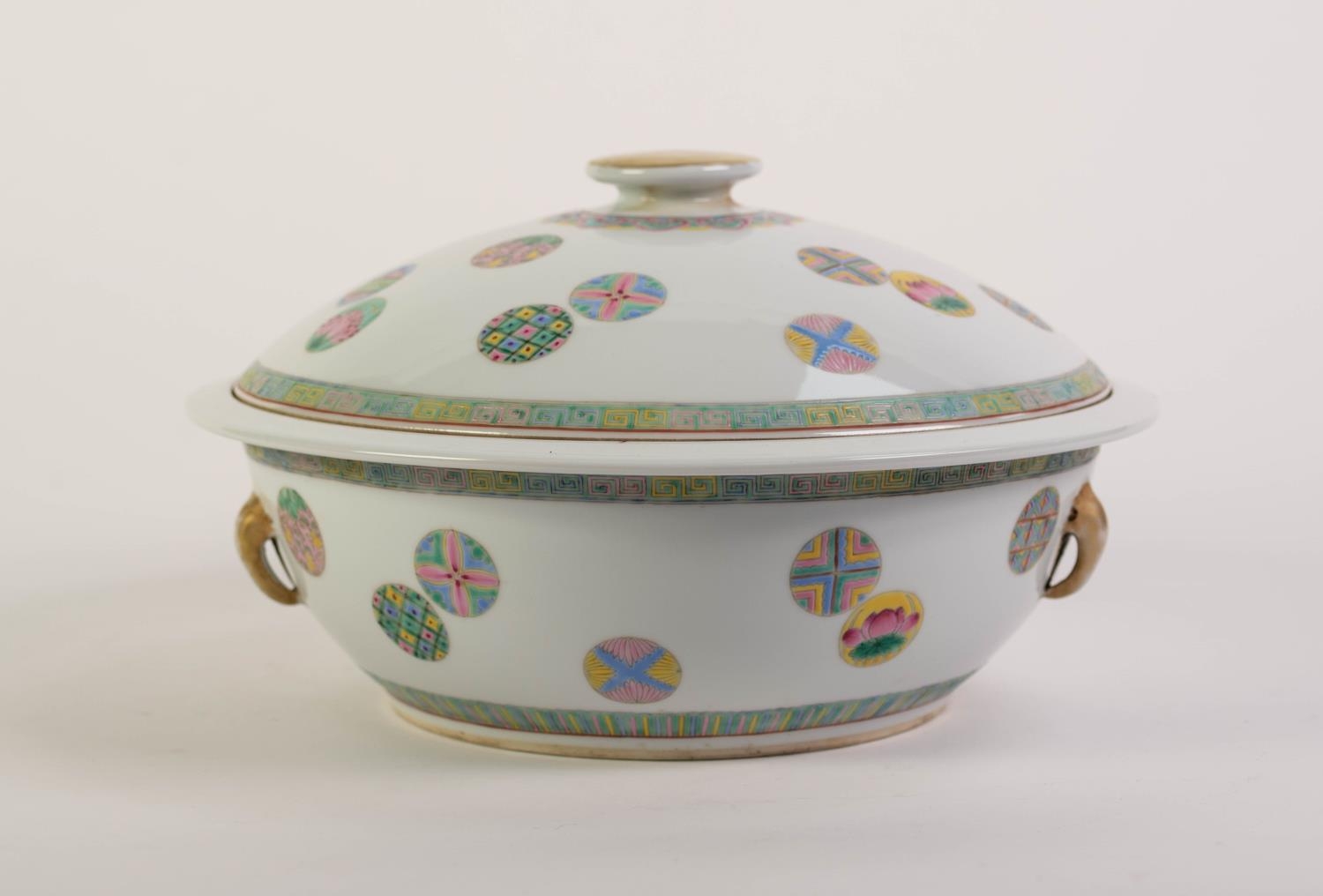 MODERN CHINESE ENAMELLED PORCELAIN SERVING DISH AND COVER, of typical form with small, gilt elephant