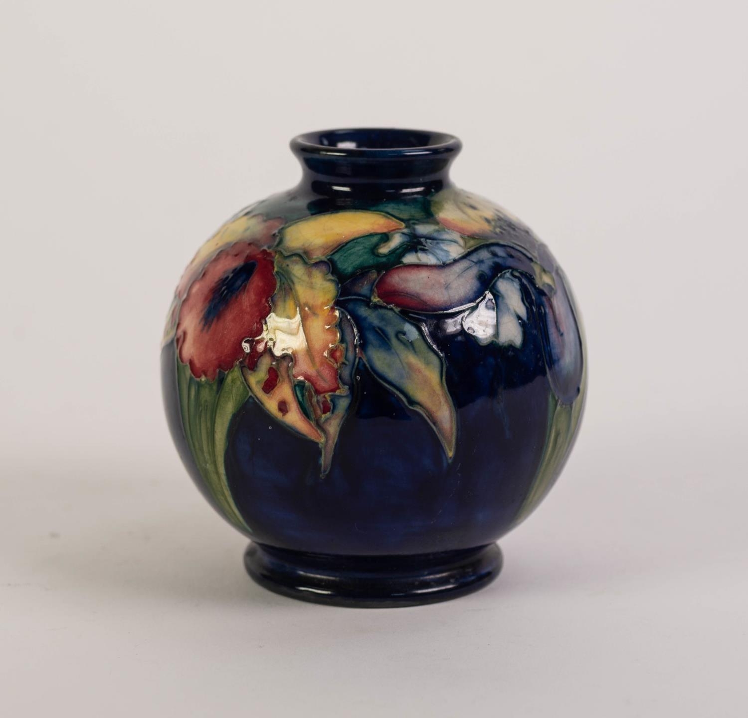 WILLIAM MOORCROFT TUBE LINED ?FRILLED AND SLIPPER ORCHID? POTTERY VASES, of footed, orbicular - Image 3 of 5