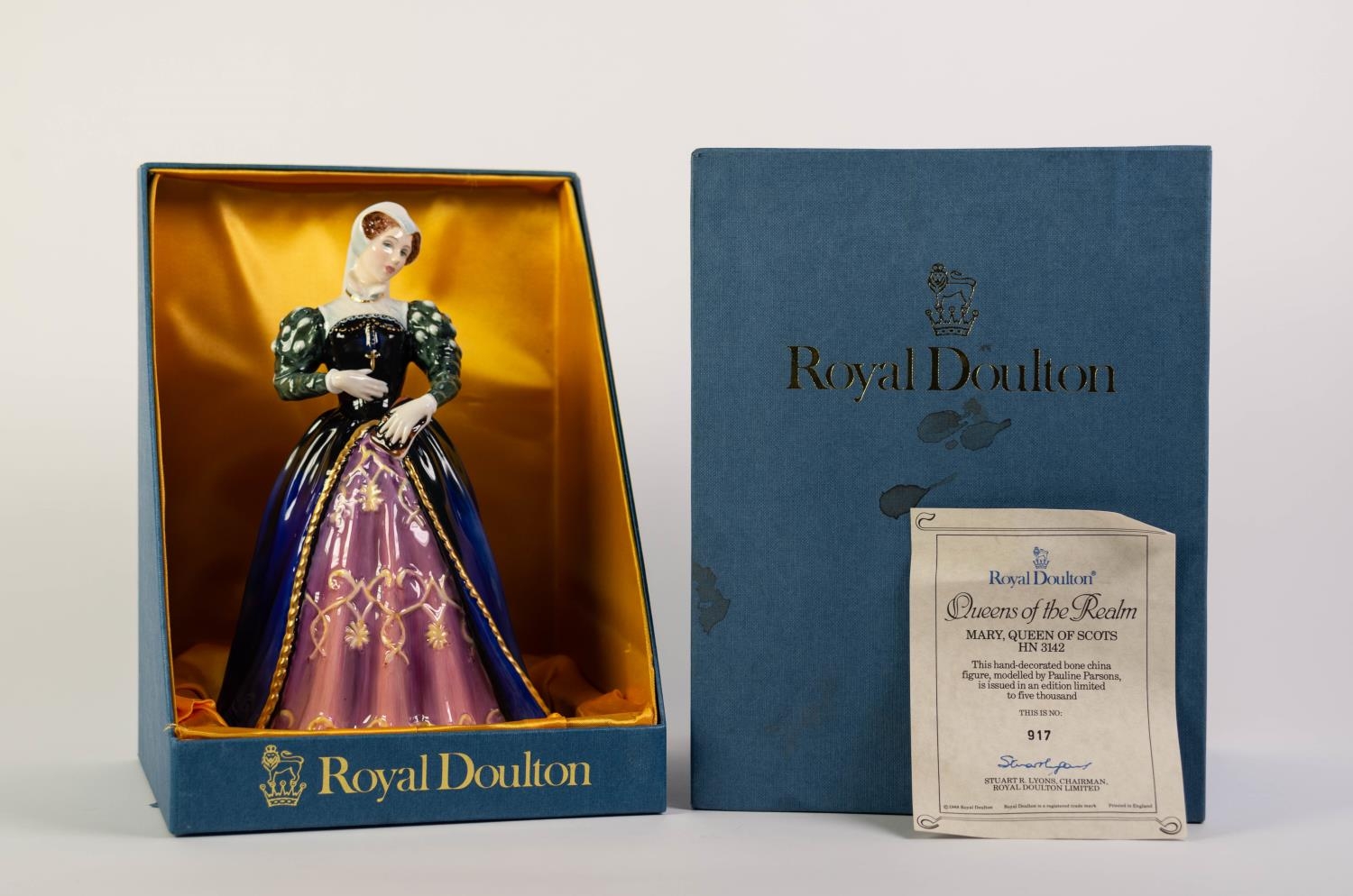 ROYAL DOULTON CHINA FIGURE ?MARY QUEEN OF SCOTS?, HN3142, boxed and with certificate - Image 4 of 4