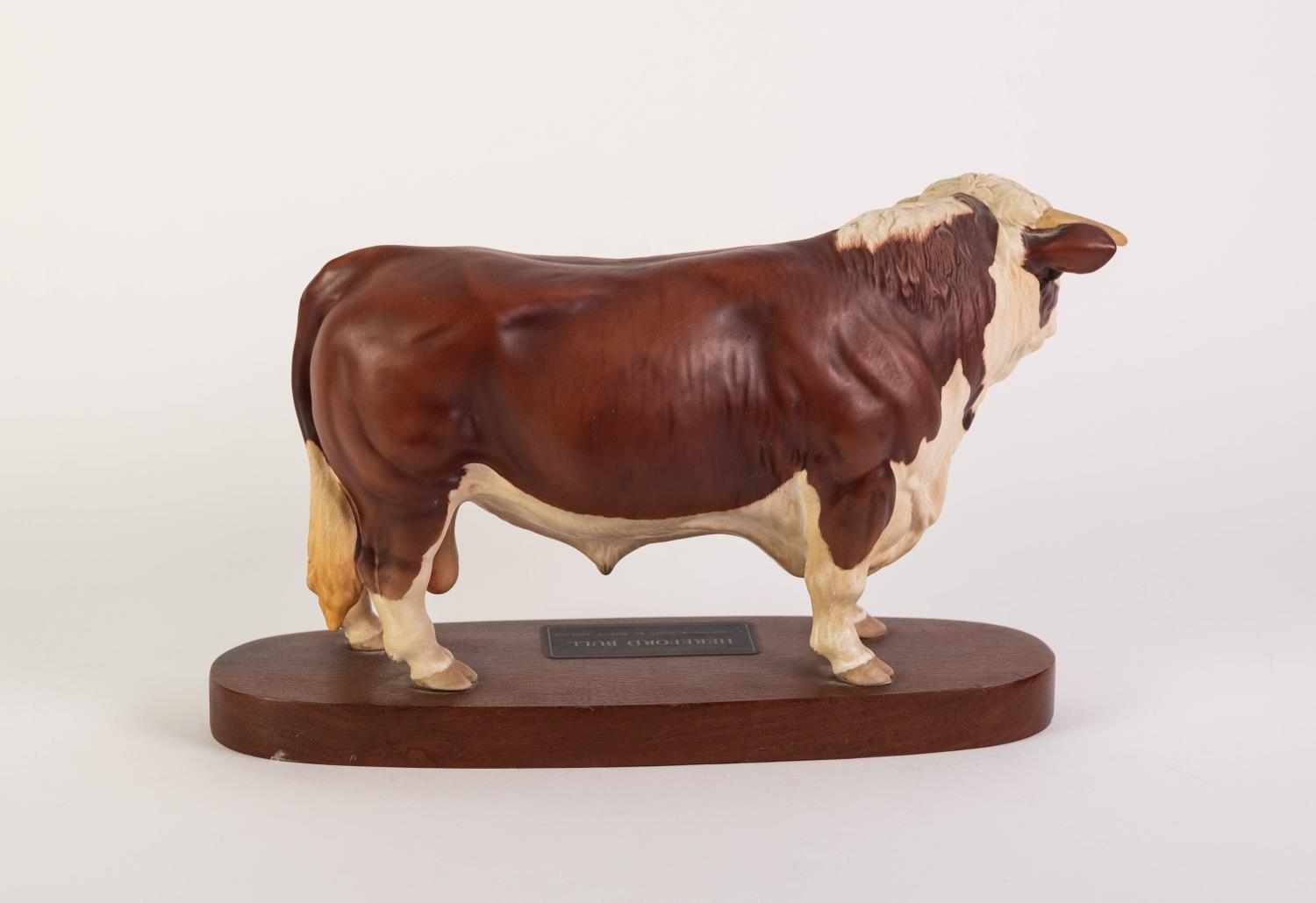 BESWICK ?CONNOISSEUR CHINA MODEL OF A HEREFORD BULL, on mahogany base with plaque, 7 ½? (19cm) - Image 2 of 2