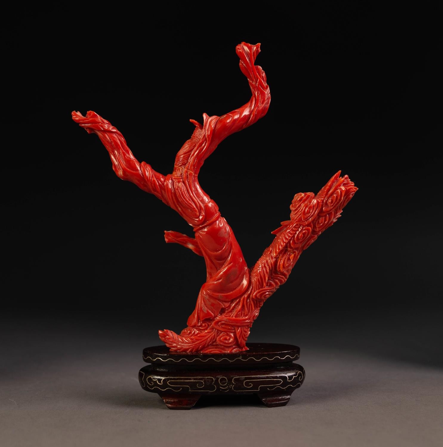 ORIENTAL CARVED RED CORAL DEPICTING A FEMALE FIGURE in flowing robes and a phoenix flying amidst - Image 2 of 3
