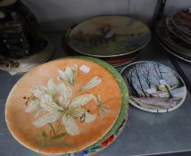 A SELECTION OF RACK/WALL PLATES TO INCLUDE; TWO ROYAL DOULTON PLATES 'HOME WATERS' D6434, ANOTHER