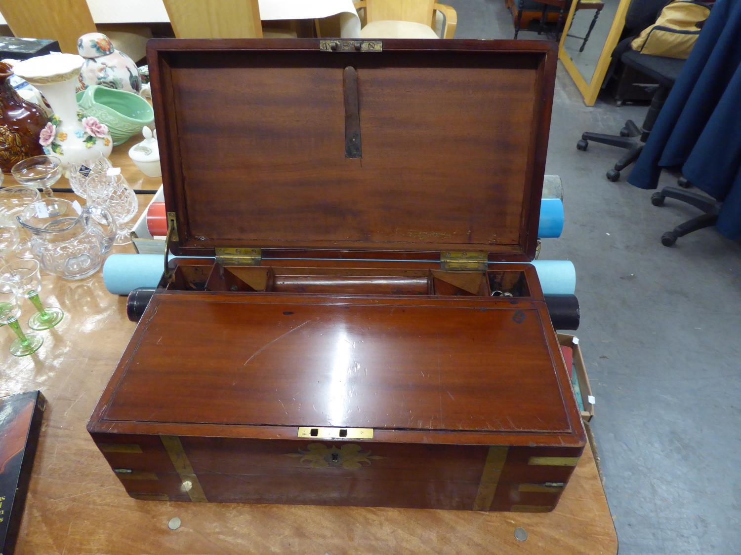 AN EARLY NINETEENTH CENTURY MAHOGANY BRASS BOUND WRITING BOX, WITH INTERIOR FAULTS COMMENSURATE WITH - Image 3 of 3