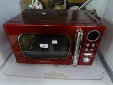 MORPHY RICHARDS 800w MICROWAVE IN RED