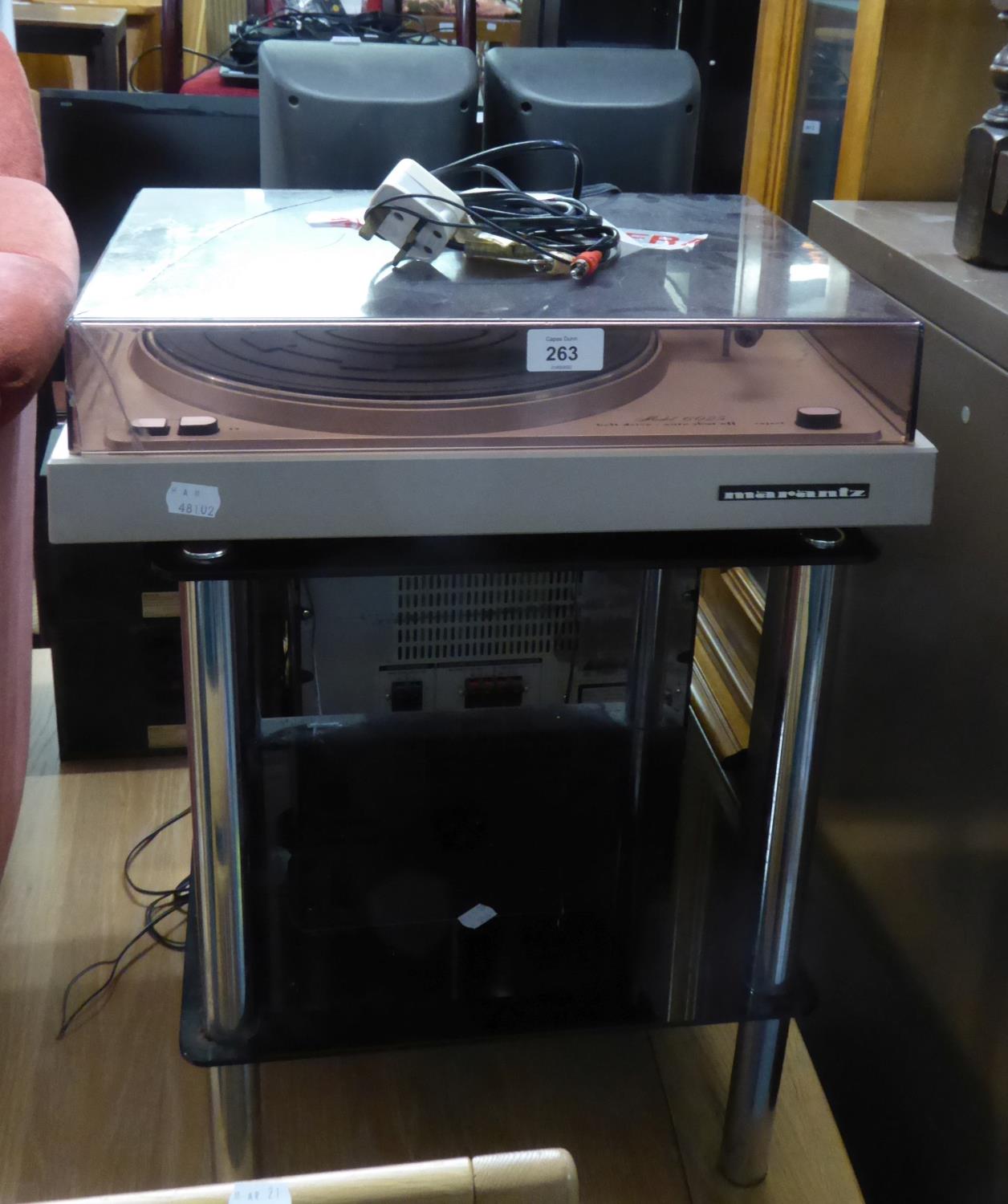 A MARANTZ '6025' TURNTABLE, LACKING STYLUS AND LID CRACKED