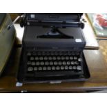 'ROYAL' MANUAL PORTABLE TYPEWRITER