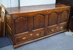 LARGE GEORGE III 18th CENTURY OAK MULE OR DOWER CHEST with two plank hinge top, the front with