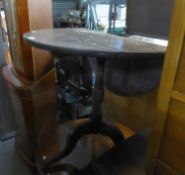 GEORGIAN STYLE OAK CIRCULAR FALL-LEAF OCCASIONAL TABLE ON VASE SHAPED COLUMN AND TRIPOD SUPPORTS,