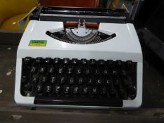 BROTHER 100 MANUAL PORTABLE TYPEWRITER