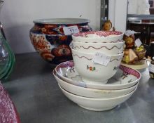 THREE LATE 18TH CENTURY/EARLY 19TH CENTURY CHINESE PORCELAIN TEA BOWLS AND SAUCERS, IN NEWHALL STYLE