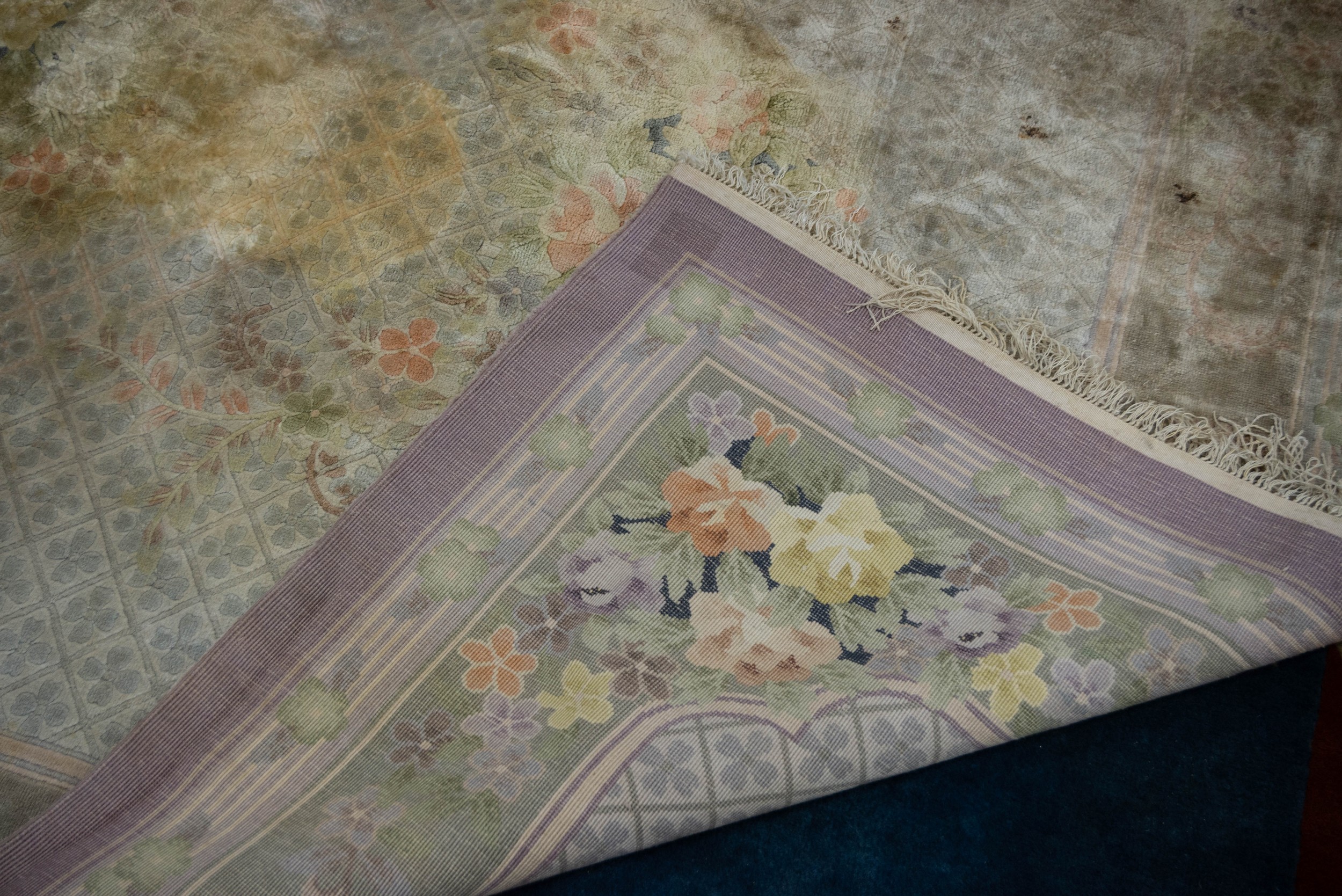 WASHED CHINESE PART SILK EMBOSSED CARPET with random floral bouquets on an all-over diaper - Image 3 of 3