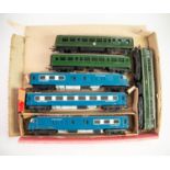 TRIANG ROVEX 'OO' GAUGE DIESEL LOCOMOTIVE D5572 Model No. R357 in green BR livery, a BLUE PULLMAN