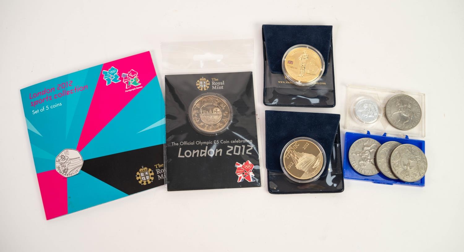 FOUR ELIZABETH II 1977 CROWN COINS, two ROYAL MINT £5 COINS, LONDON 2012 OLYMPICS, TWO OTHER £5