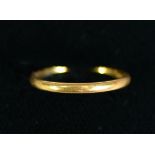 22CT GOLD NARROW WEDDING RING, 2gms, ring size L/M