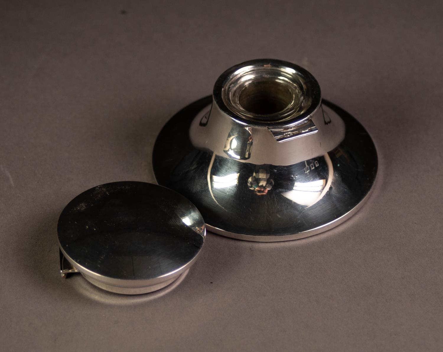 GEORGE V SILVER CAPSTAN INKWELL, of typical form with clear glass liner and slightly domed cover, - Image 2 of 2