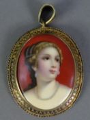 VICTORIAN OVAL PINCHBECK FRAMED PENDANT of a well painted classical female head and shoulders on a