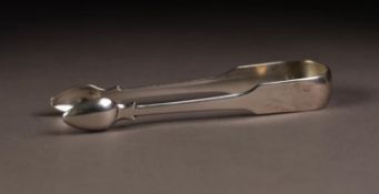 GEORGE III PAIR OF FIDDLE PATTERN SILVER SUGAR TONGS, no assay mark but probably London 1804, 1.4oz