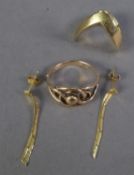 9ct GOLD RING with knot pattern top, ring size K; 9ct GOLD WISHBONE RING, size L, 4.4 gms in all
