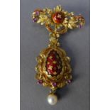 ITALIAN GOLD AND RED ENAMELLED BAROQUE BROOCH/PENDANT, the fob brooch top wing shaped and foliate