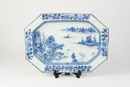 CHINESE QING DYNASTY NANKING PORCELAIN EXPORT WARE BLUE AND WHITE CANTED-OBLONG DISH, the centre