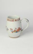 CHINESE MID QING DYNASTY PORCELAIN EXPORT WARE BARREL SHAPE MUG, the body horizontally ribbed and