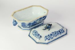 CHINESE QING DYNASTY NANKING PORCELAIN EXPORT WARE BLUE AND WHITE CANTED-OBLONG LIDDED TUREEN,