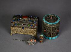 FOUR PIECES OF GLASS AND POLISHED HARDSTONE MOUNTED GILT METAL, comprising: DOME TOP CASKET, 3? (7.