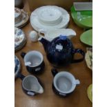 WEDGWOOD ?COURTWARE? WHITE CHINA LEAF MOULDED DINNER WARES, VIZ 6 DINNER PLATES, 6 SIDE PLATES, A