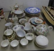 AYNSLEY 'PEMBROKE' PATTERN CHINA CAKE PLATE, EIGHT WEDGWOOD AND OTHER DISPLAY PLATES, AN ORIENTAL